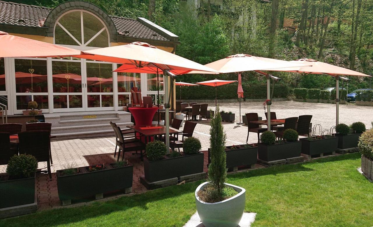 Hotel Goldbaechel Wachenheim an der Weinstrasse Exterior photo