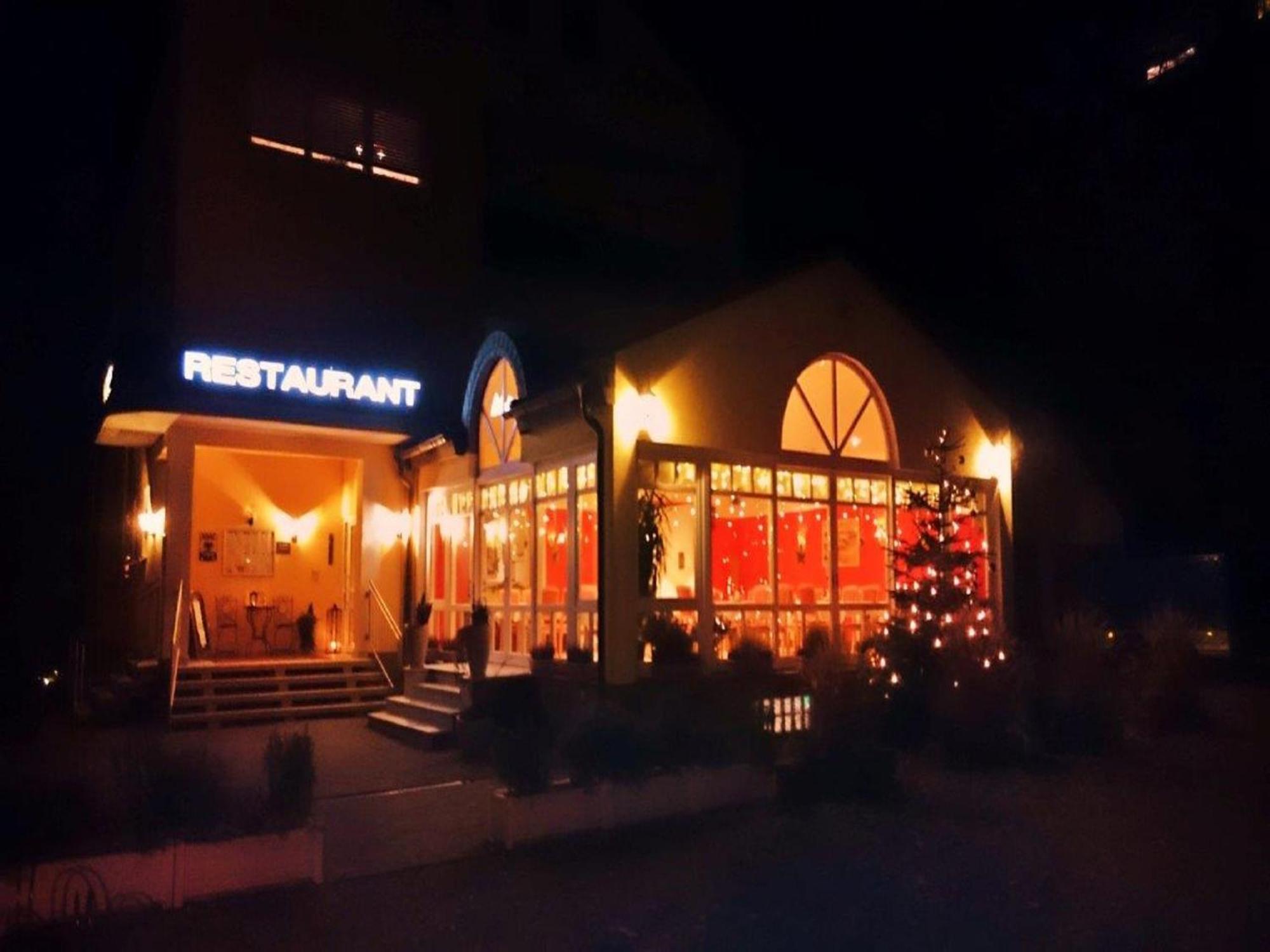 Hotel Goldbaechel Wachenheim an der Weinstrasse Exterior photo